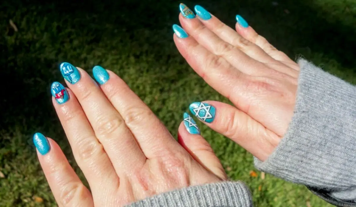 35 Shockingly Easy Nail Designs You Can Totally Do at Home