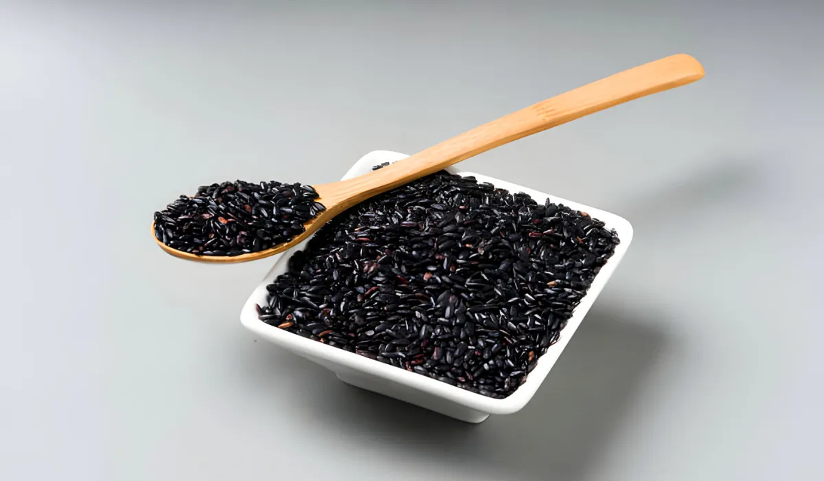Black rice for hair